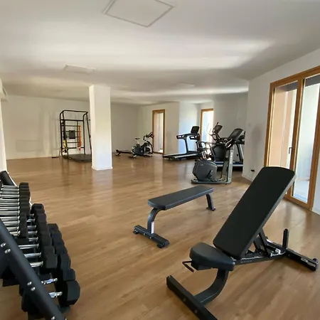 Comecasa Modern Terraced & Palestra * Milão