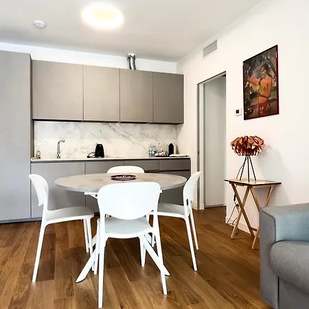 Comecasa Modern Terraced & Palestra Apartman