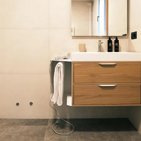 Comecasa Modern Terraced & Palestra Apartman