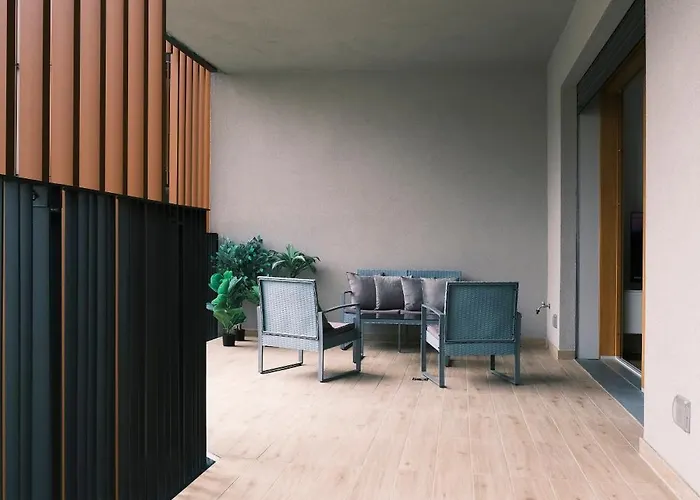 아파트 Comecasa Modern Terraced & Palestra